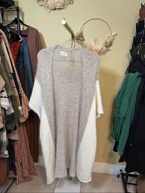 164. Universal Thread Two-Tone Open-Front Cardigan - Beige & Cream